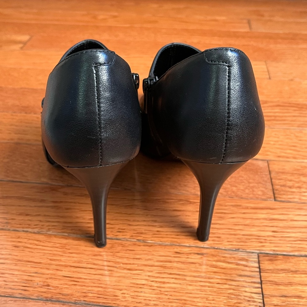 Simply Vera Wang Black Leather Stiletto Mules - Picture 8 of 10
